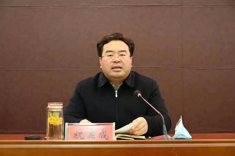 縣委副書記、縣長(zhǎng)祝顯成發(fā)言